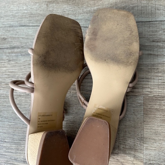 STEVE MADDEN ASSURED BLOCK HEEL SANDAL SZ 7M - Picture 10 of 10